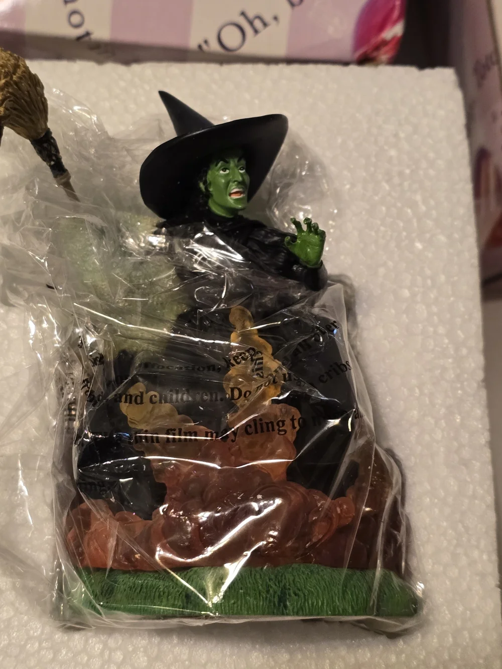 Enesco Wizard of Oz Set of 6 Dorothy, Scarecrow, Tin Man, Lion, Glinda, & Witch